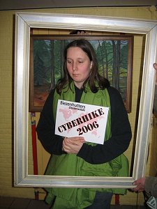 maaike (cyberhike 2006 - mona lisa)